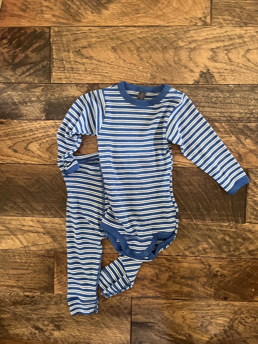 Dilling Baby merino wool outfit